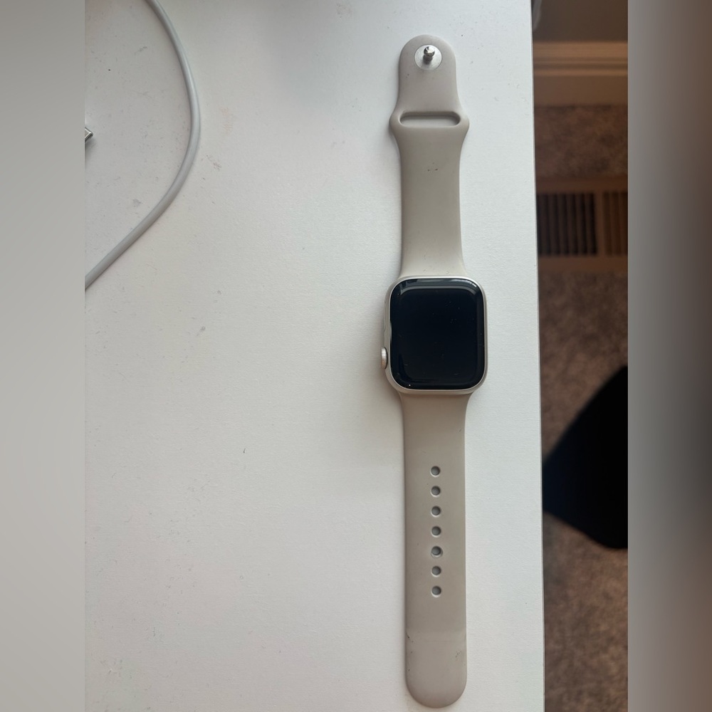Series 8 Apple Watch- GPS; Wiped